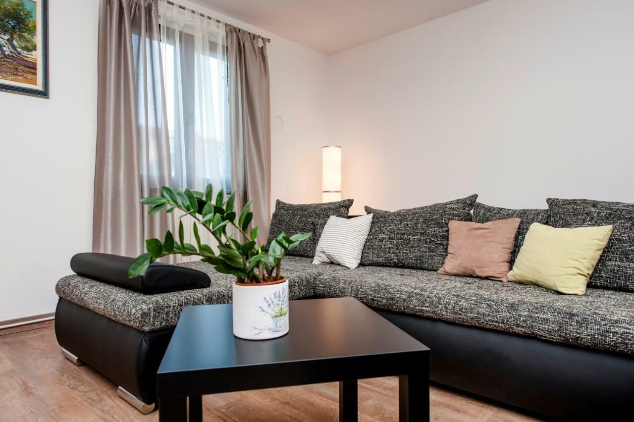 Apartment Nika Rovinj Exterior foto