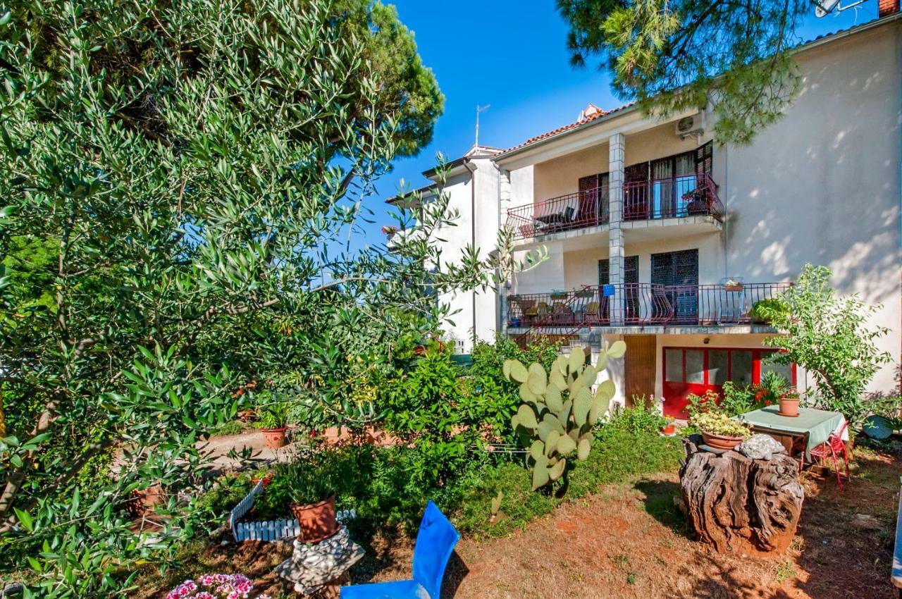 Apartment Nika Rovinj Exterior foto